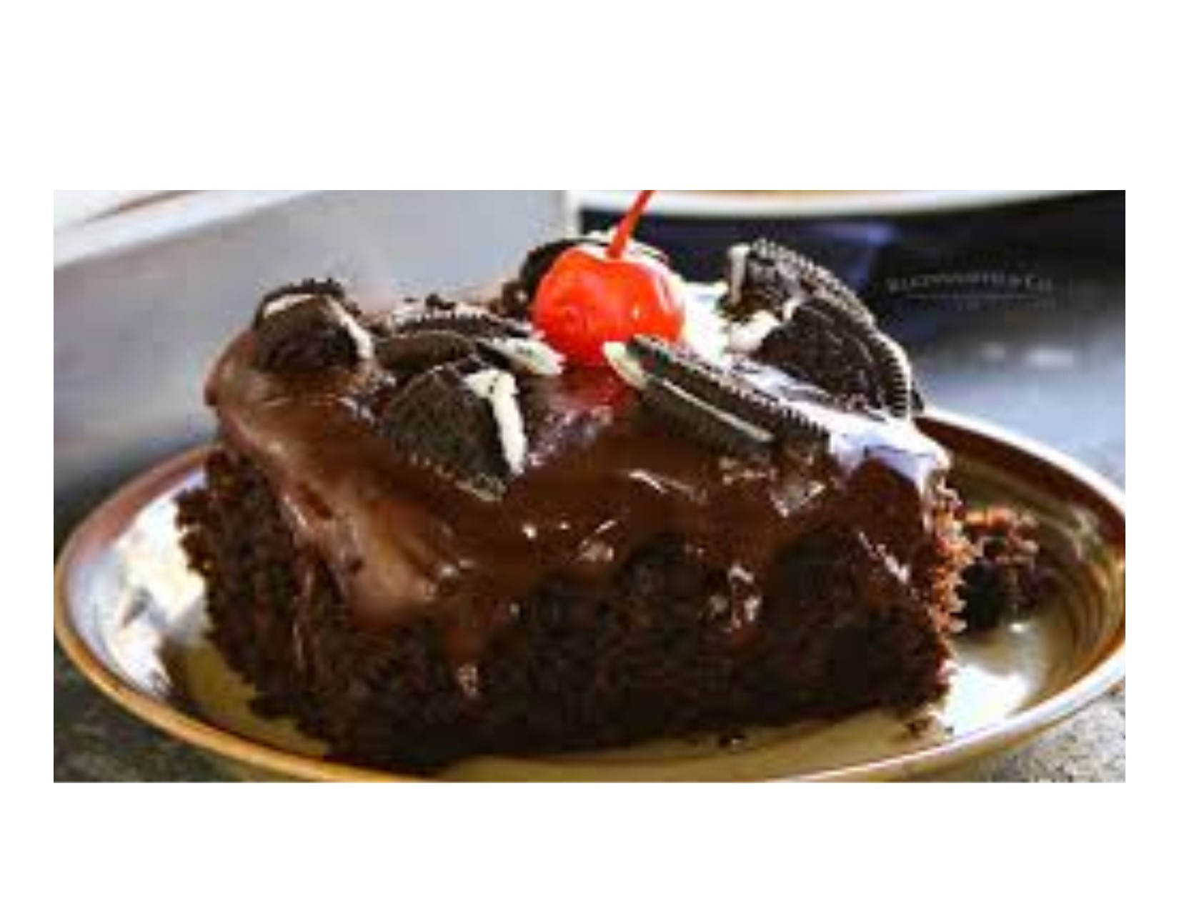 Honey Bun Chocolate Oreo Henny Cake-Reg